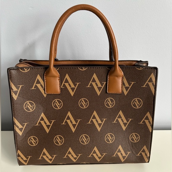 Adrienne Vittadini Signature Satchel Purse Top Zipper Closure - Picture 6 of 8